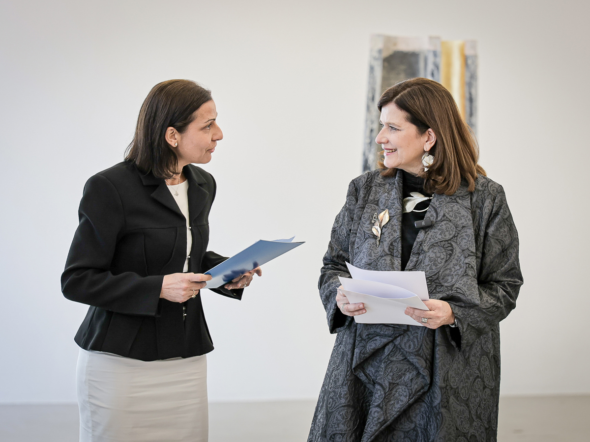 Dr Vasiliki Kassianidou at the exhibition "Beauty in Question"